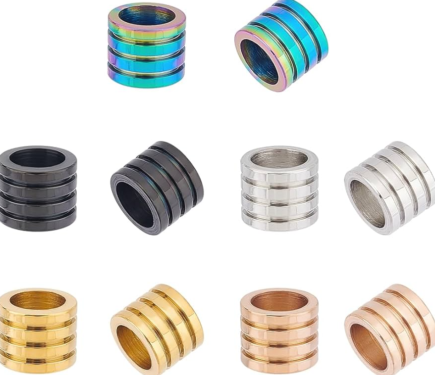 Close-up comparison of 304 and 316 stainless steel lanyard beads showing brushed and polished finishes
