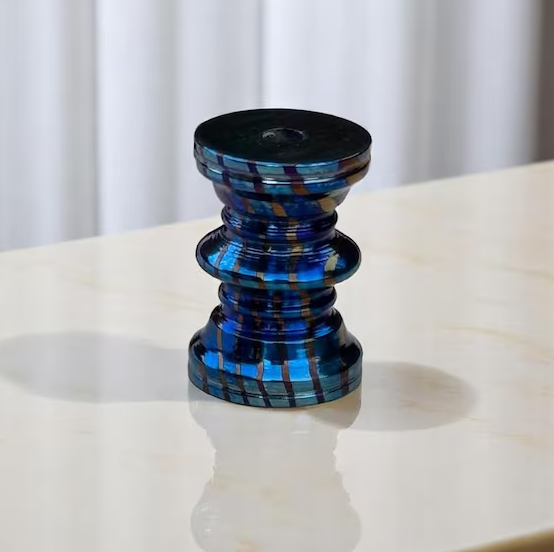 Close-up of timascus bead bore diameter with 550 paracord threading through 6mm opening